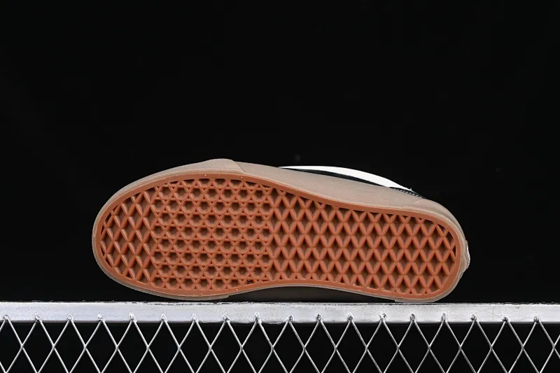 All categories Vans Vans series Vans Low Vans low-top Vans Knu Skool Vans low-top retro casual vulcanized bread shoes VN0009QCB9M